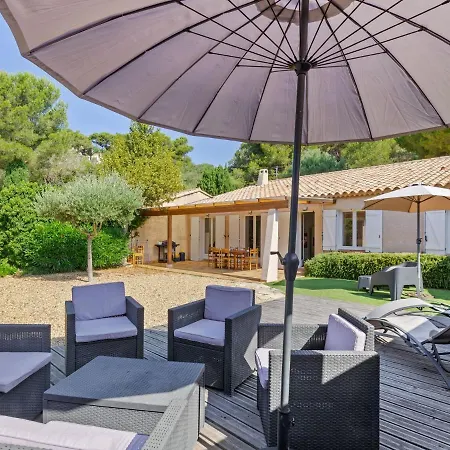 Дом отдыха Charming Holiday In Presqu'ile De Giens With Garden *
