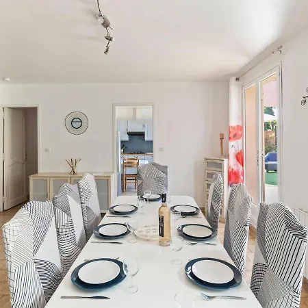Charming Holiday In Presqu'ile De Giens With Garden Holiday home *